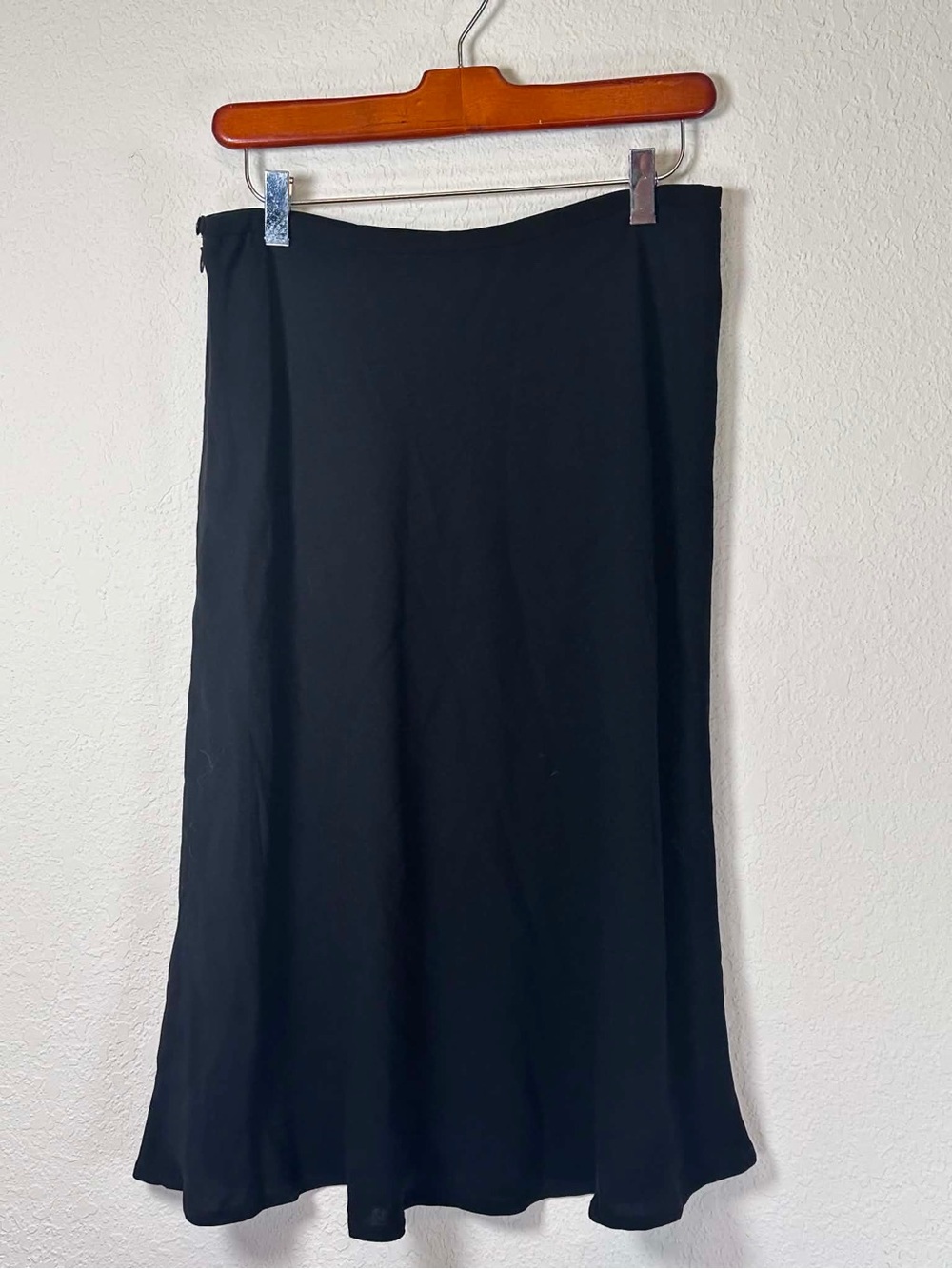 Ann Taylor Black Midi Skirt - A-Line Silhouette